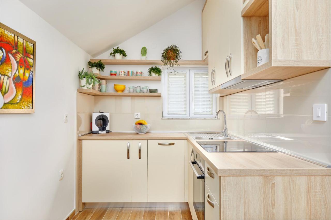 42° North Apartments 티바트 외부 사진